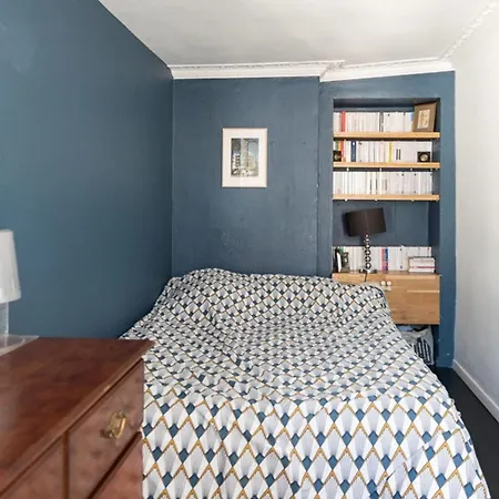 Bright 44m Near Canal Saint-martin Apartment Paris