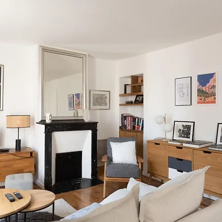 Bright 44m Near Canal Saint-martin Apartment *